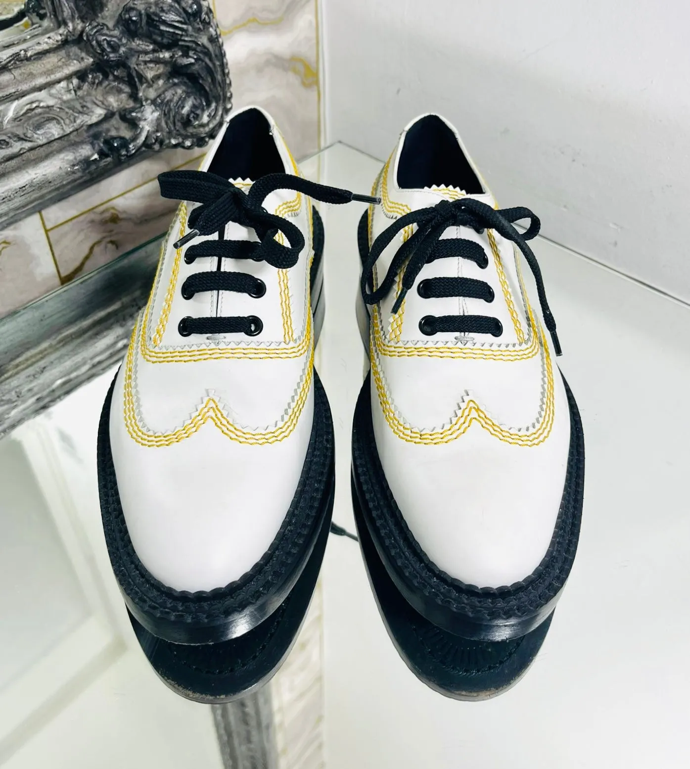 Burberry Bertram Topstitched Leather Brogues. Size 40