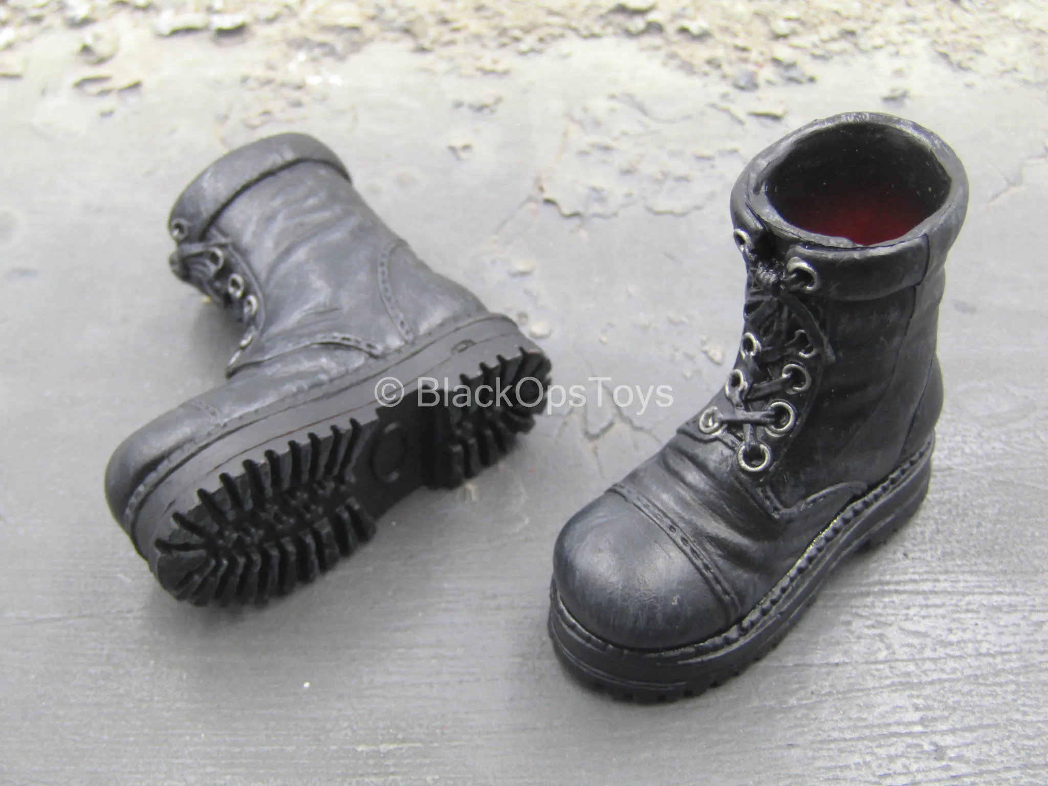 Hellboy 2 - Hellboy - Black Boots (Peg Type)