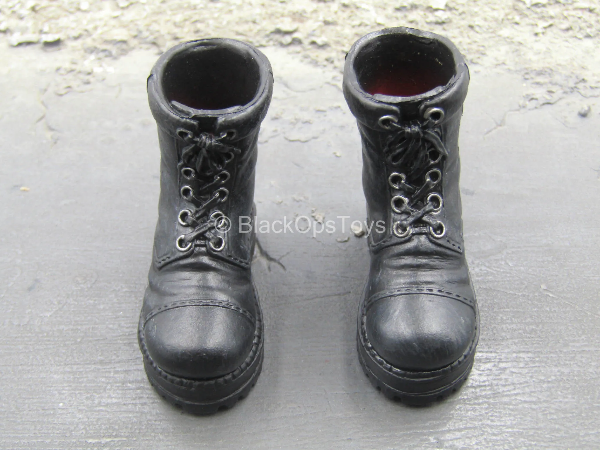 Hellboy 2 - Hellboy - Black Boots (Peg Type)